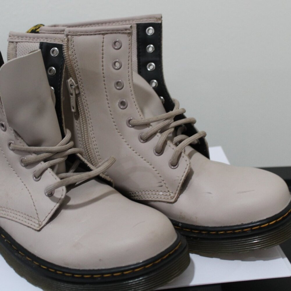 Doc Marten Air Wair, Tan, Sz 5